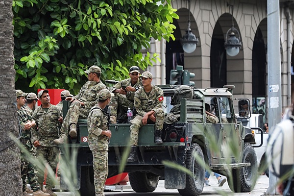 أكاديمي: انقلاب 